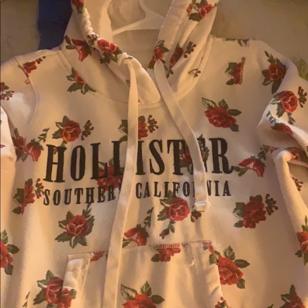 cropped roses hollister hoodie - Picture 3 of 3